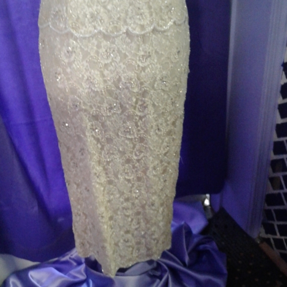 Dress - Picture 4 of 4